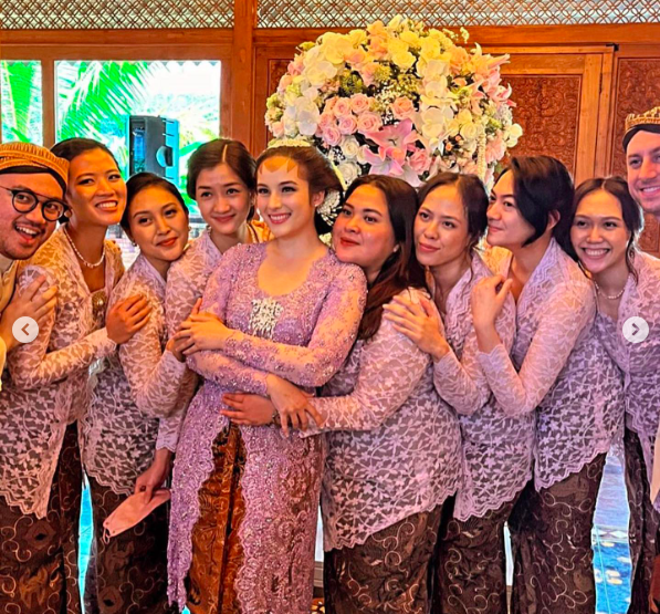 Siraman Chelsea Islan menjelang pernikahan. (Foto: Instagram)