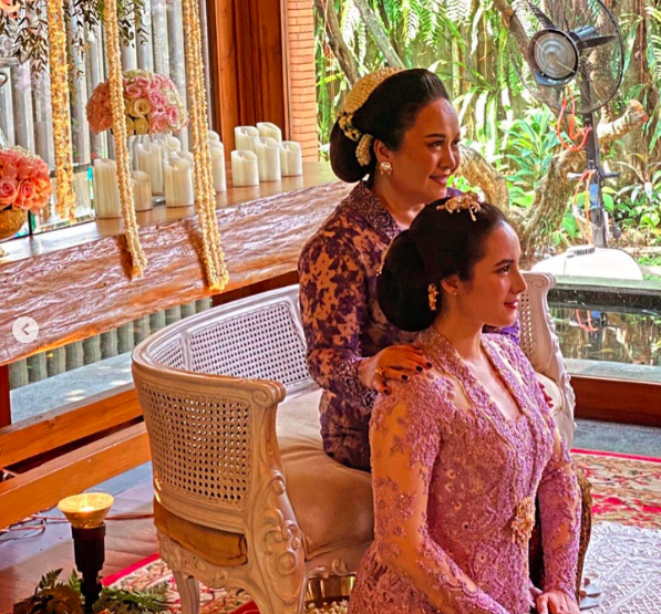 Screen Shot 2022 12 07 At 08 50 39 Siraman Chelsea Islan menjelang pernikahan. (Foto: Instagram)