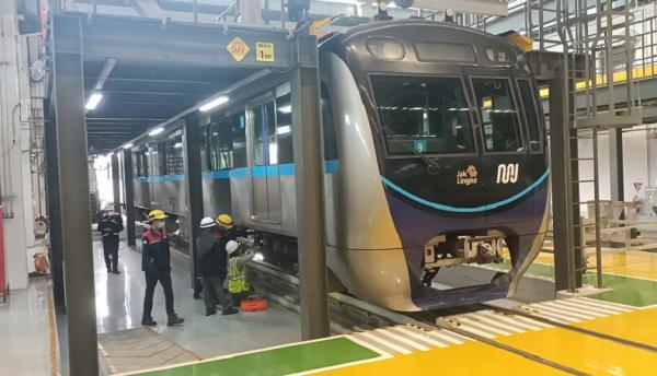 Melihat Perawatan Ratangga MRT Jakarta di Bengkel Depo Lebak Bulus