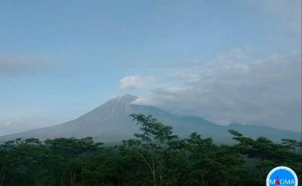 Gunung Semeru Alami 21 Gempa Letusan, Awas Guguran Lava dan Awan Panas