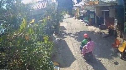 Terekam CCTV, ART di Bekasi Kabur Tinggalkan Balita Majikan Sendirian di Rumah