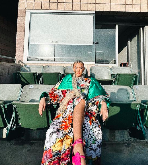 Artis cantik terkaya di Indonesia. 