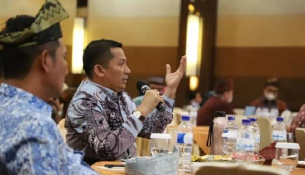 Bupati Meranti Ancam Gabung Malaysia, Kemendagri: Sedang Dibahas secara Internal