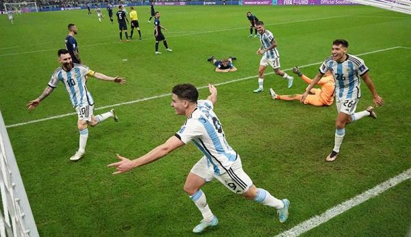 Lionel Messi mencatat gol pertama Argentina dalam laga semifinal melawan Kroasia, Rabu (14/12/2022) dini hari,. (Reuters)