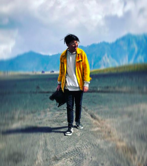 Artis cilik Baim kini beranjak jadi remaja yang gagah. 