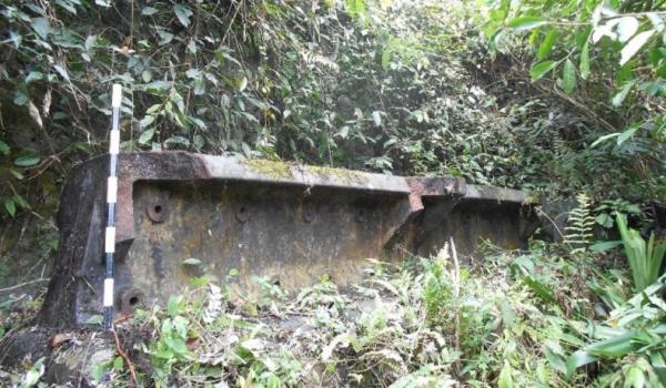 Lebong Tandai 1 Mesin tumbuk di lereng Bukit Lebong Baru, jejak peninggalan tambang emas di Desa Lebong Tandai. (Foto: https://kebudayaan.kemdikbud.go.id)
