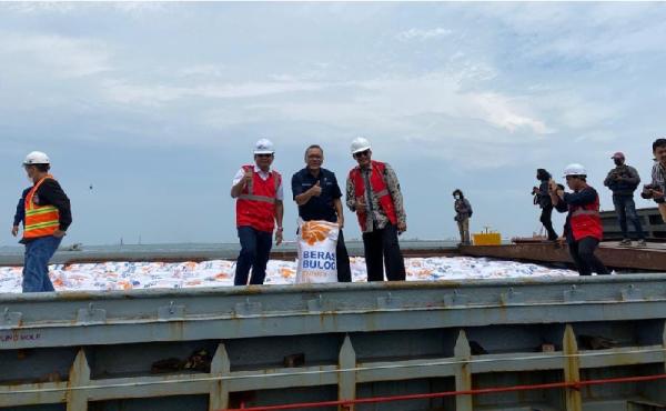 200.000 Ton Beras Tiba di Tanah Air, Mendag Zulkifli Hasan: Untuk Stabilkan Harga