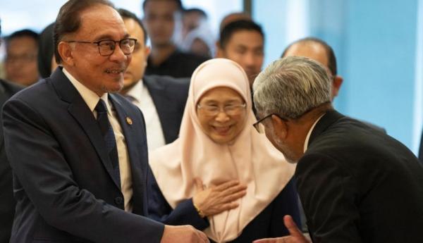 Sidang Parlemen Malaysia Bahas Jabatan Anwar Ibrahim Rusuh, Terlontar Kata Bodoh