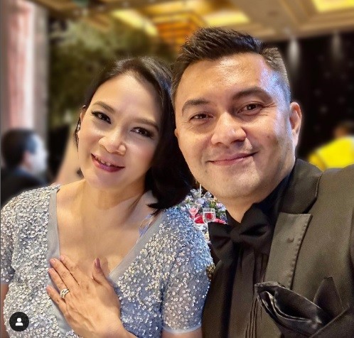 Artis Lawas Menikah dengan Lawan Main di Film. 