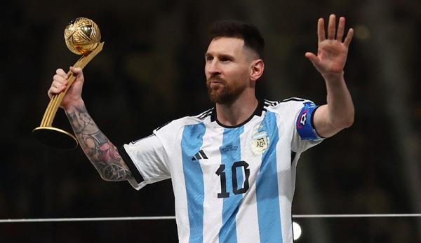 Angkat Trofi Juara Piala Dunia 2022, Messi: Saya Tak Akan Pensiun dari Timnas Argentina