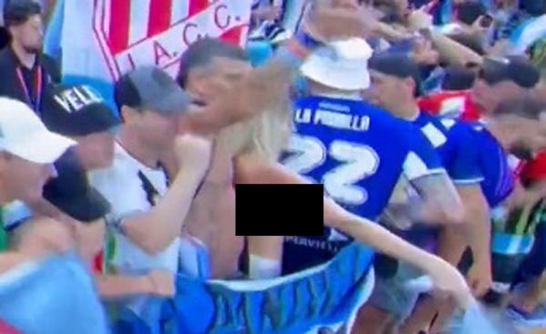 Viral suporter Argentina telanjang dada di final Piala Dunia 2022. (Foto: Ist)