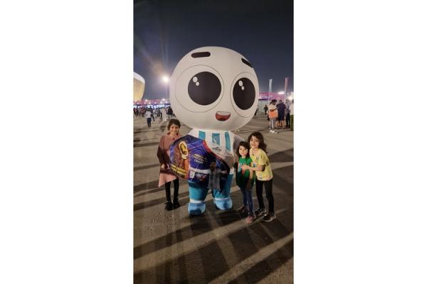 Aiche Mochi Baby di Qatar Aice Mochi Baby mengunjungi stadium-stadium selama berlangsungnya pertandingan Piala Dunia 2022 di Qatar. (Foto: dok. AICE)