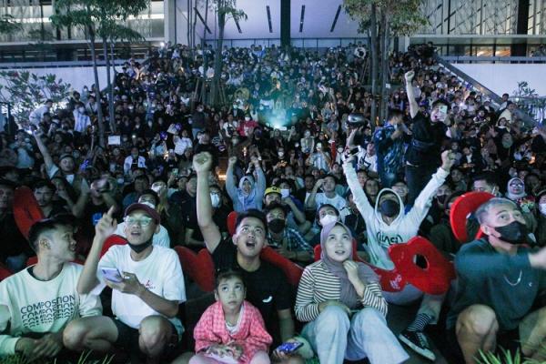 Suasana keseruan Nobar Final Piala Dunia 2022 Argentina vs Prancis di Anjungan Sarinah, Jakarta Pusat, Minggu (18/12/2022). (Foto: MPI/Aldhi Chandra Setiawan)