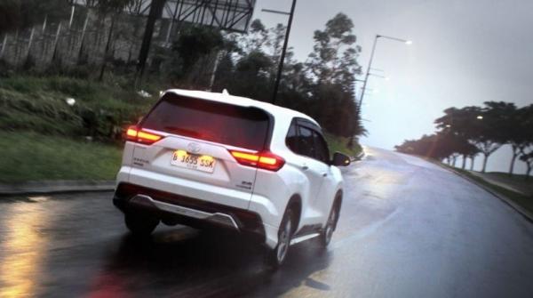 Kijang Innova Zenix 7