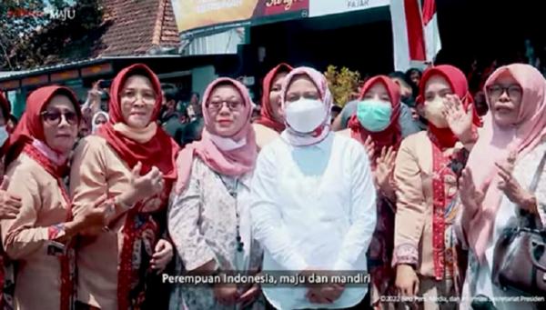 Hari Ibu, Iriana Jokowi Senang Lihat Semangat Ibu-Ibu di Pasar Bekerja dari Subuh