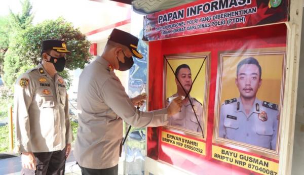 2 Anggota Polrestro Tangerang Dipecat Tidak Hormat karena Bolos 2 Bulan