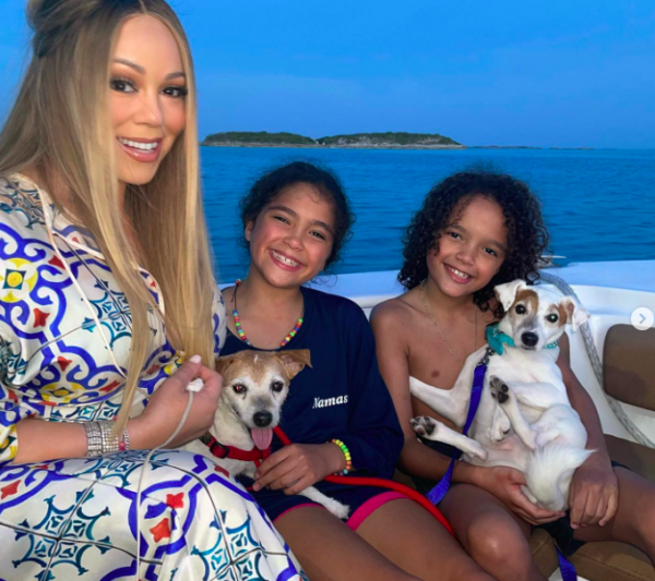 Artis habiskan uang untuk hewan peliharaan. 