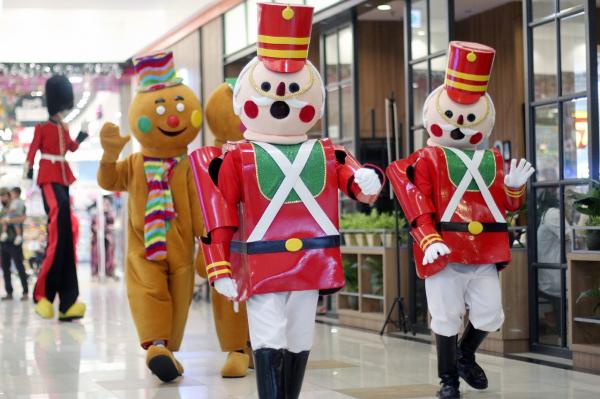 Parade Santa pada perayaan Natal. (foto: istimewa)
