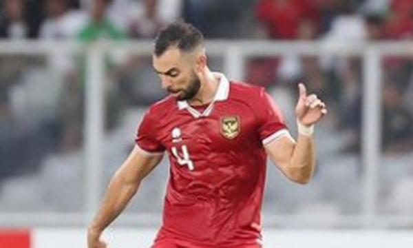 Nama Jordi Amat menjadi buah bibir di kalangan pencinta sepak bola Tanah Air. Defender naturalisasi itu memukau dalam debutnya berkostum Timnas Indonesia. (Foto: Instagram/jordiamat5)
