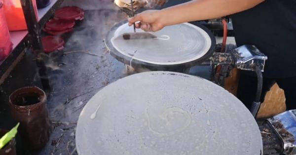 Seorang pemuda sukses menjalankan usaha makanan ringan crepes dengan nama Big Crepes hingga memiliki 3 cabang. (Foto: YouTube Bang Jali Vlog)