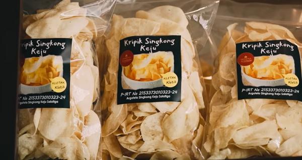Singkong Keju Argotelo 2 Bermula melihat potensi pengolahan singkong di Kota Salatiga, membawa Toni Ananda Wicaksono meraih kesuksesan menjadi pengusaha Singkong Keju Argotelo. (Foto: YouTube PecahTelur)