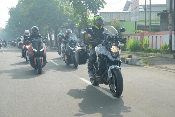 Festival Kreatif Lokal (FKL) di Desa Wisata Alamendah dengan mengangkat tema Desa Wisata Ramah Berkendara. (Foto: dok Adira Finance)