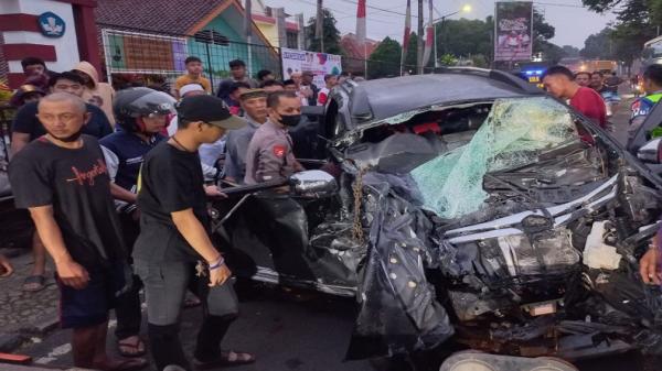 Kronologi Tabrakan Maut Di Kuningan, Bapak Dan Anak Tewas Terjepit