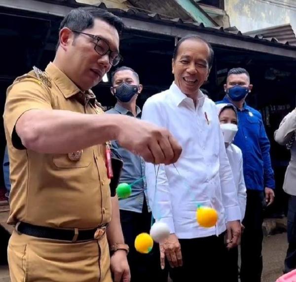 Kang Emil Presiden Joko Widodo (Jokowi) main nok-nok atau latto-latto bersama Gubernur Jawa Barat Ridwan Kamil di Subang. (Foto IG Ridwan Kamil).