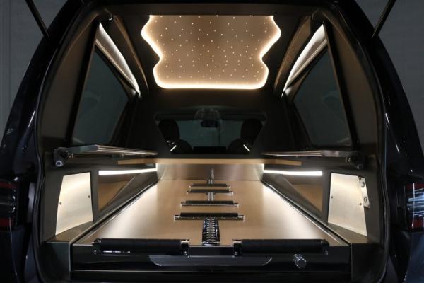 Mobil Jenazah Tesla 4