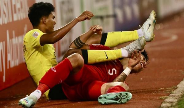 Regulasi FIFA terkait penalti kontroversial pada laga Vietnam vs Malaysia di fase Grup B Piala AFF 2022. (Foto: The Thao 247)