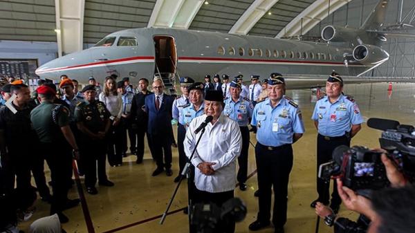 Prabowo Subianto. Menhan Prabowo Subianto meresmikan pesawat Falcon 7X dan 8X secara simbolis di Hanggar Skadron Udara 17, Pangkalan Udara (Lanud) Halim Perdanakusuma, Jakarta, Rabu (28/12/2022).