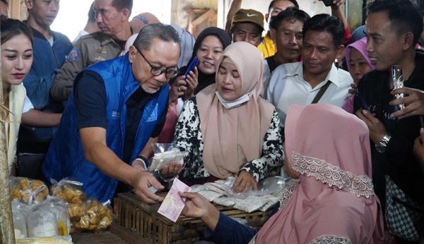 Sambangi Pasar Di Lampung, Mendag Zulhas Pastikan Harga Barang Pokok ...