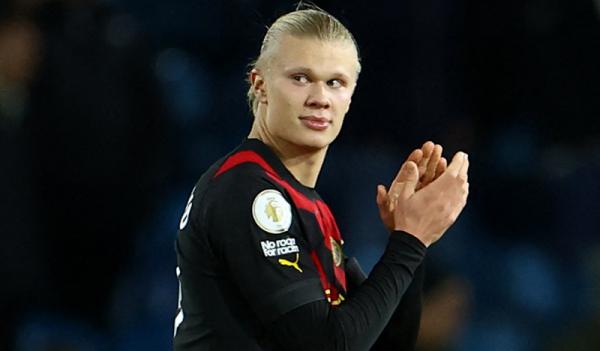 Striker Manchester City Erling Haaland mencetak dua gol dalam kemenangan 3-1 atas Leeds United (Foto: REUTERS/Molly Darlington)