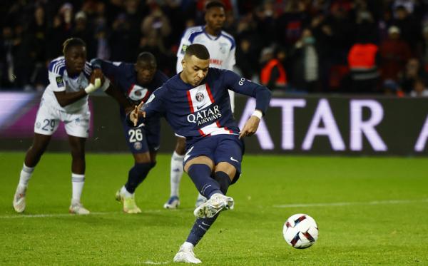 Paris Saint-Germain (PSG) menang 2-1 atas Strasbourg pada pekan ke-16 Liga Prancis di Parc des Princes, Kamis (29/12/2022) dini hari WIB. (Foto: REUTERS)