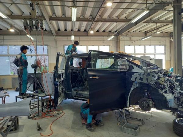 Modifikasi Toyota Alphard 1