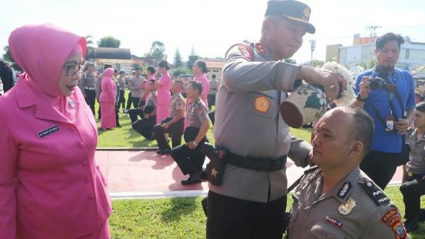 182 Personel Polda Sulut Naik Pangkat Kapolda Ungkapkan Harapan Terbaik