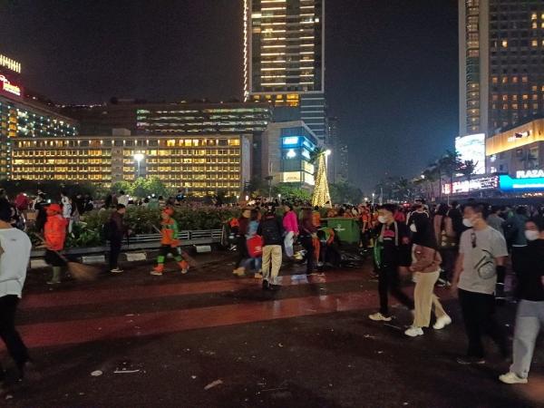 Ribuan Pasukan Oranye Bersihkan Jakarta, Targetkan Minggu Pagi Sudah Tak Ada Sampah