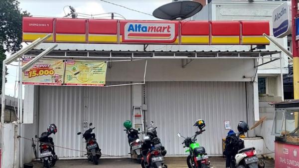 Bobol Minimarket di Jakbar, Maling Ambil Rokok hingga Cokelat