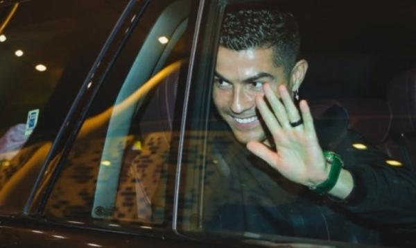 Cristiano Ronaldo dan Karim Benzema saat sama-sama membela Real Madrid. (Foto: Twitter)