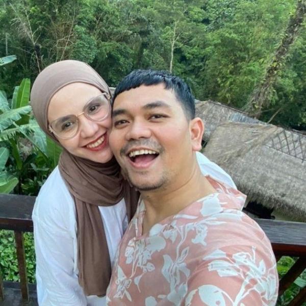 Istri Artis Setia Dampingi Suami dalam Kondisi Sakit. (Foto: instagram)