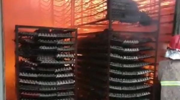 Oven Meledak, Pabrik Eggtray di Blitar Ludes Terbakar