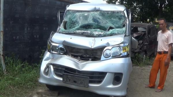 Kronologi Kecelakaan Maut Luxio Pengangkut Durian Tabrak Truk Di Tol ...