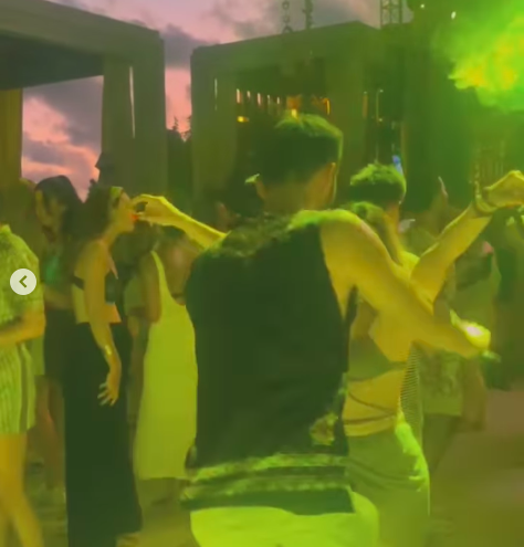 Potret mesra Wulan Guritno dan Sabda Ahessa di Bali. (Foto: Instagram)