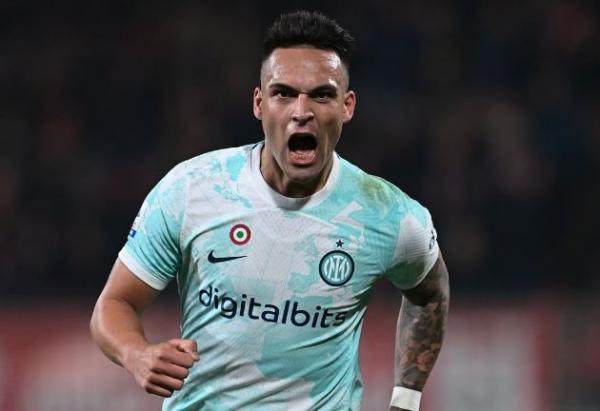 Striker Inter Milan, Lautaro Martinez Striker Inter Milan, Lautaro Martinez merayakan gol ke gawang Monza pada laga Liga Italia 2022/2023 di Stadion U-Power, Minggu (8/1/2023). (Foto: Instagram/@inter)