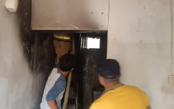 Penghuni Lupa Matikan Kompor, Api Ngamuk Hanguskan Dapur Rumah di Pasar Rebo