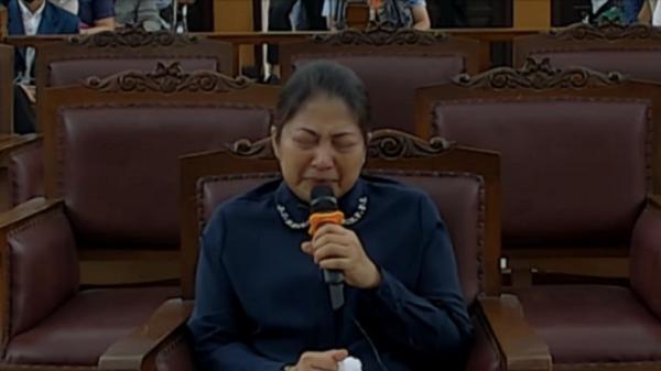 Lama-lama Hakimnya Jadi Ikut Nangis