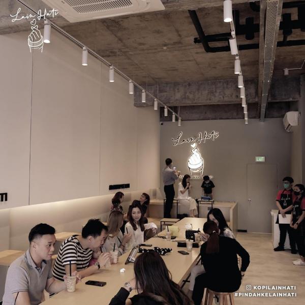 Konsep Unik Coffee Shop Milik Artis, Kopi Lain Hati (Foto: Instagram/Kopi Lain Hati ) Konsep Unik Coffee Shop Milik Artis, Kopi Lain Hati (Foto: Instagram/Kopi Lain Hati )