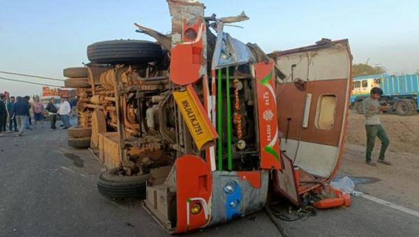 Bus dan Truk Tabrakan, 10 Penumpang yang Akan Ziarah Tewas di Tempat