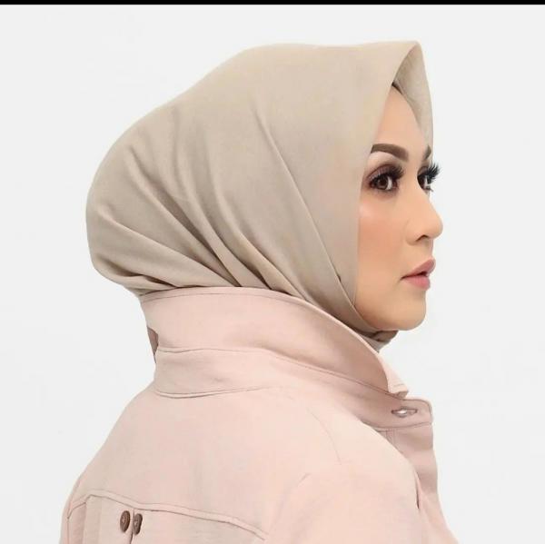 Artis Lawas Pakai Hijab Masih Cantik. (Foto: instagram)