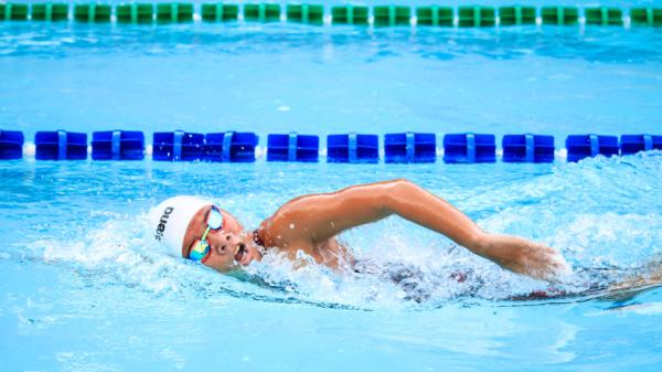 Renang bisa melatih koordinasi tubuh untuk mendapatkan kebugaran jasmani.  (Foto: Pexels)